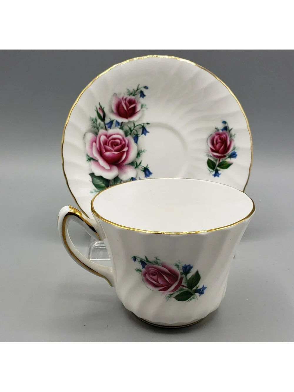 Royal Sutherland Teacup & Saucer Pink Tea Rose Fine Bone China England Gold Trim